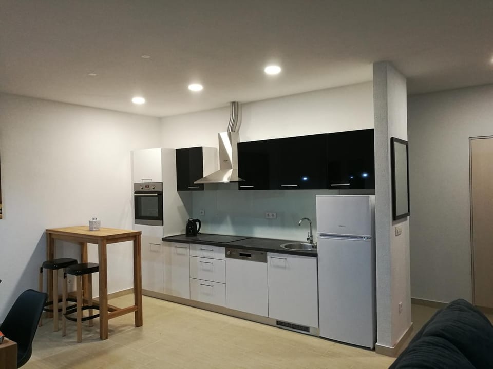 Kitchen or kitchenette, Communal kitchen