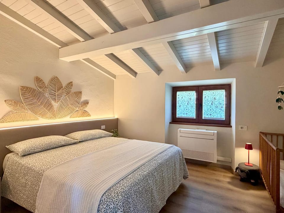 Bed, Photo of the whole room, Bedroom, Garden view, internet