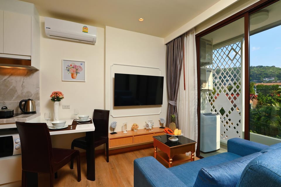 TV and multimedia, Living room, Mountain view
