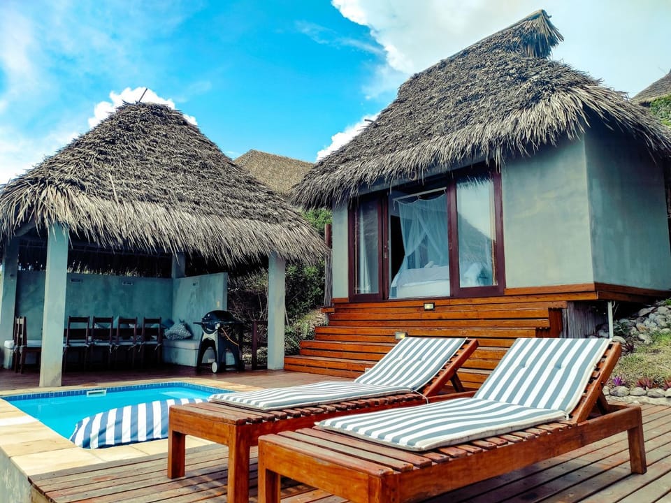 Patio, Facade/entrance, Balcony/Terrace, Lounge or bar, Pool view, Pool view, Swimming pool, Swimming pool, sunbed