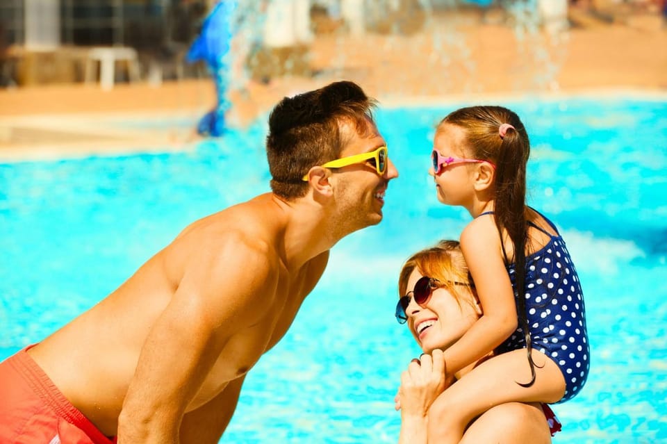 Guests, Pool view, group of guests