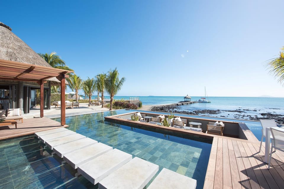 Lounge or bar, Beach, Pool view, Sea view, Swimming pool