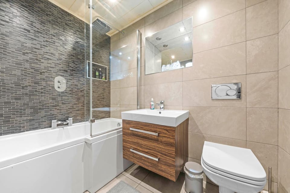 Bathroom, Bath