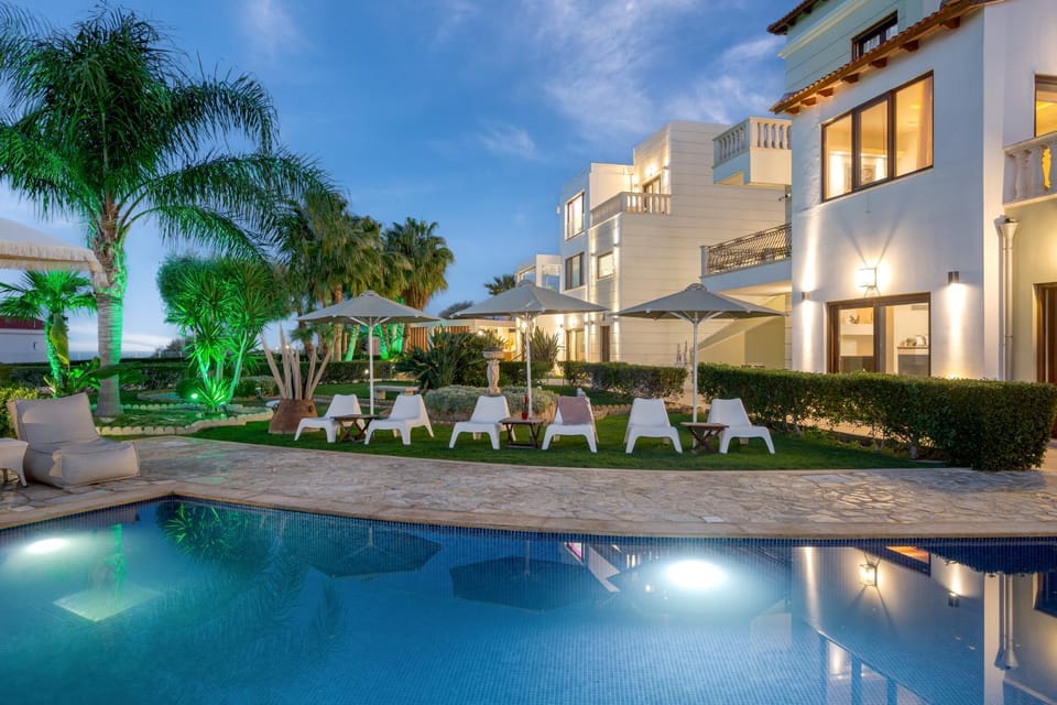 Property building, Night, Swimming pool, sunbed