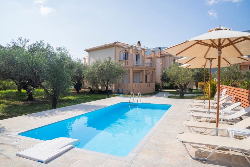 Garden view, Swimming pool, sunbed