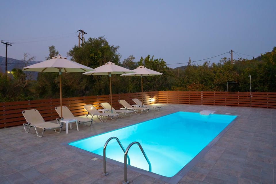 Swimming pool, sunbed