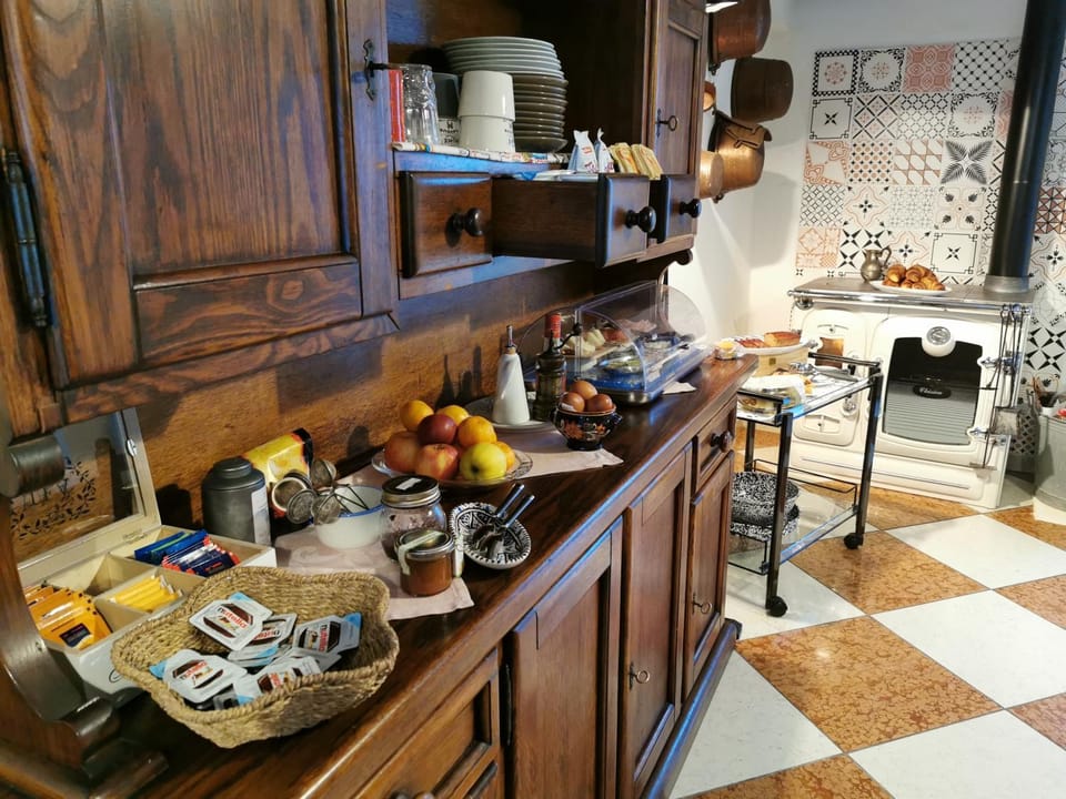Restaurant/places to eat, Food close-up, Continental breakfast, Internal: Not applicable to any particular room
