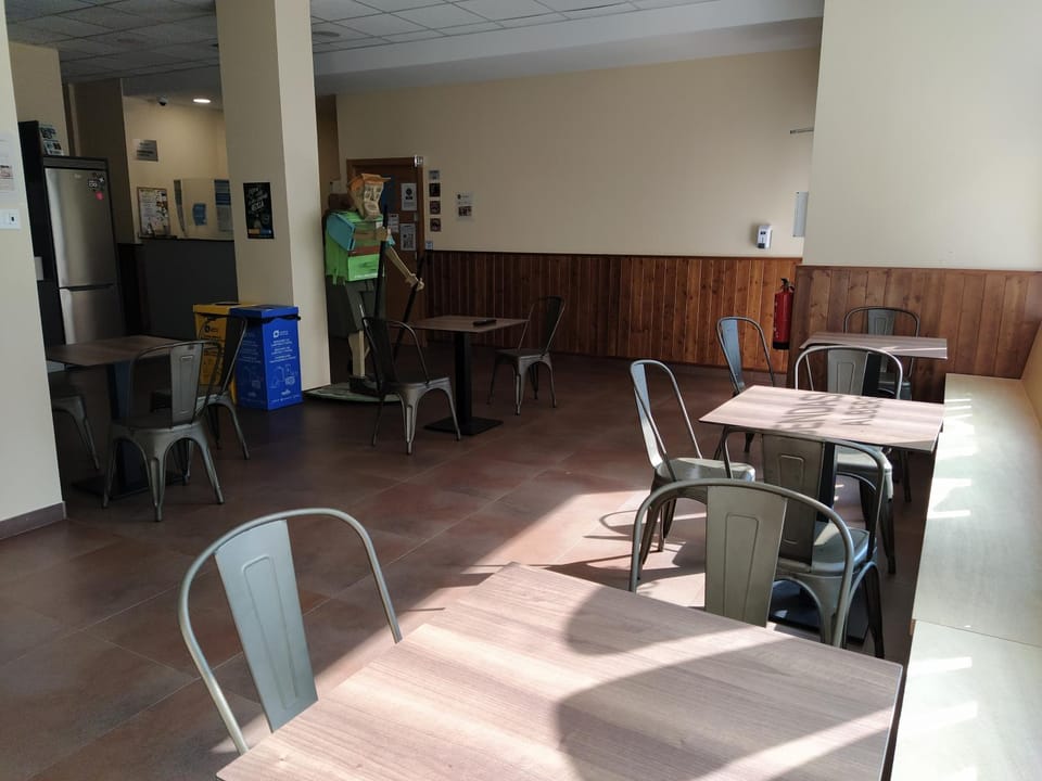 Communal lounge/ TV room, Lounge or bar, Communal kitchen, Facility for disabled guests