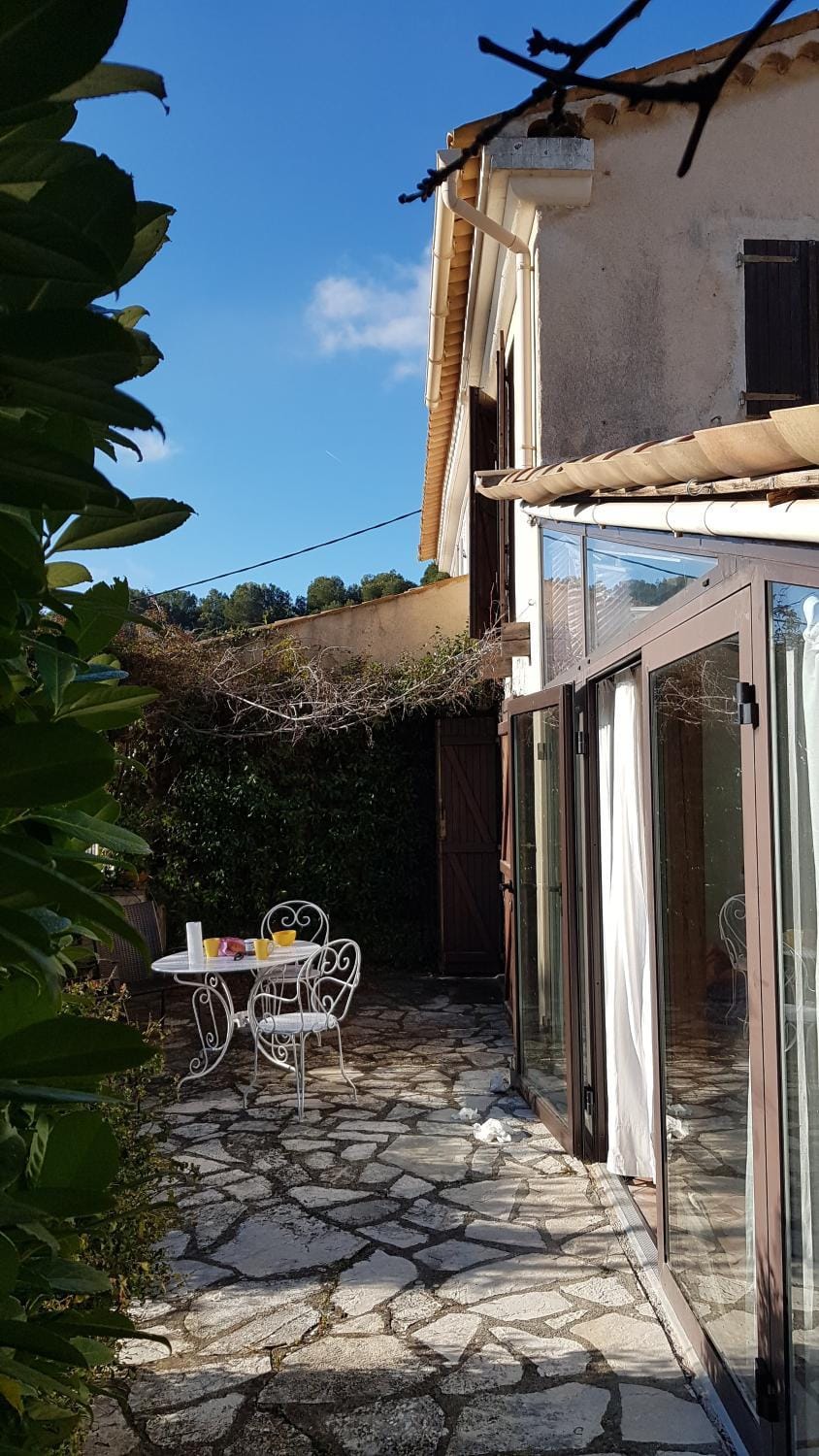 Les Amandiers House in Mougins