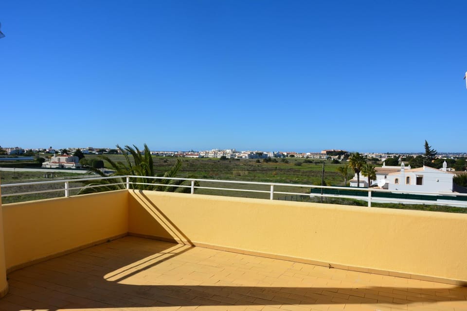 Villa Paraiso - 4 Bedrooms and pool Villa in Guia