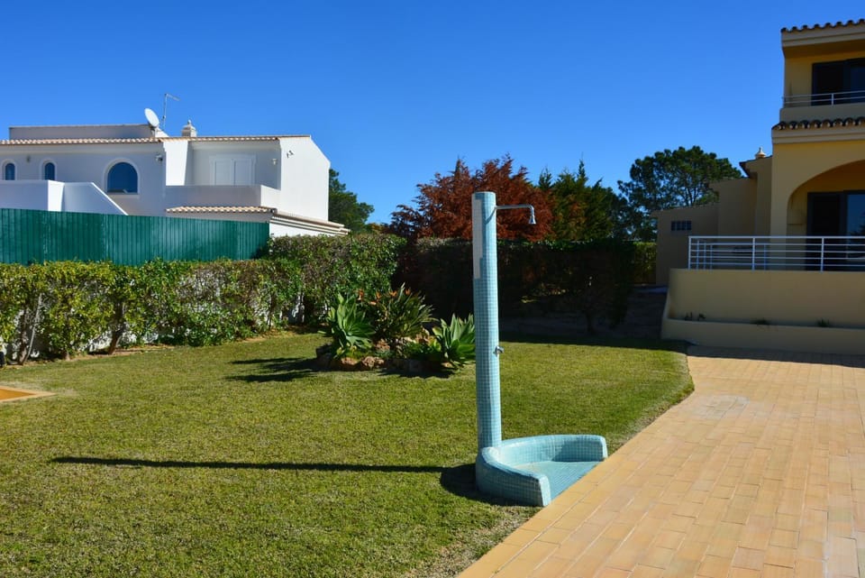 Villa Paraiso - 4 Bedrooms and pool Villa in Guia