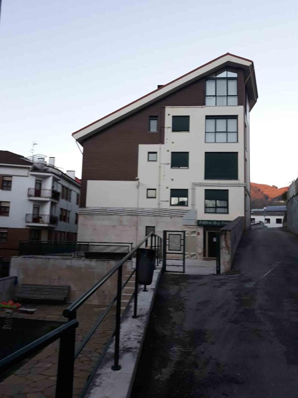 Facade/entrance