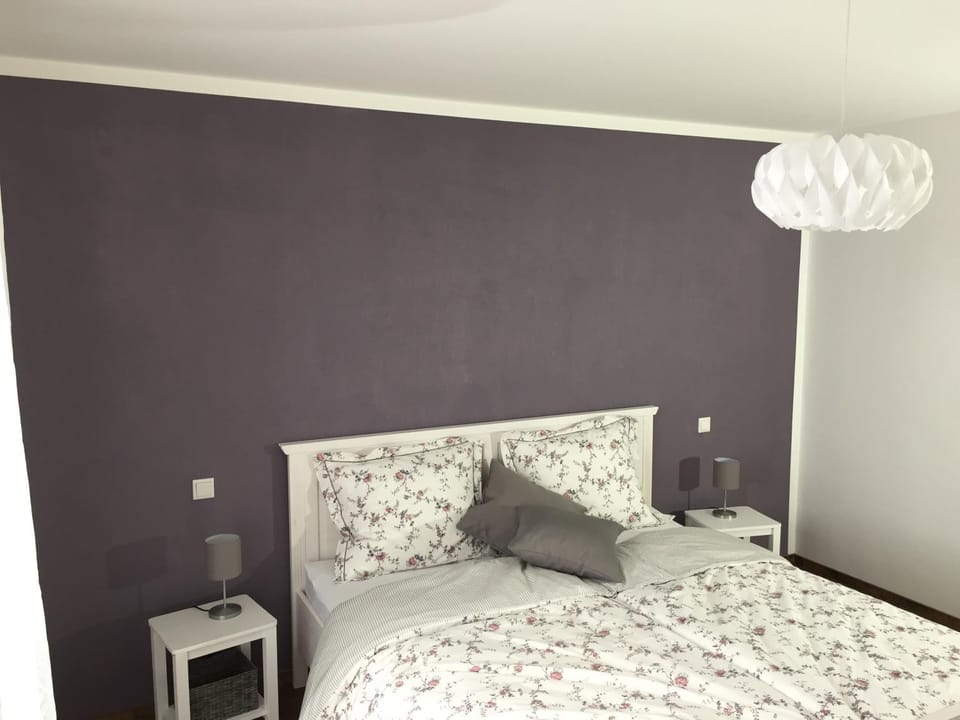 Bed, Photo of the whole room, Decorative detail, Bedroom