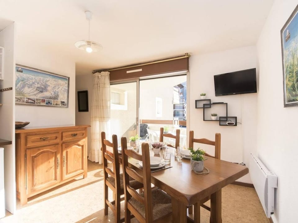 Appartement Type 2 Sud avec Balcon et Parking Privé - FR-1-296-261 Apartment in Saint-Lary-Soulan
