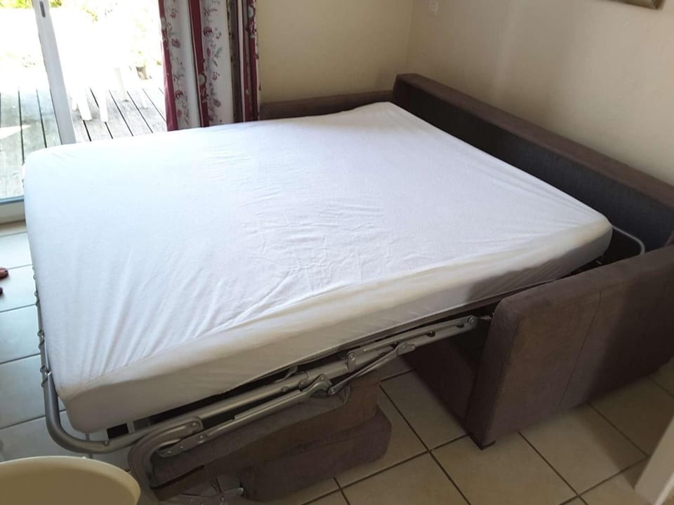 Maison Duplex 5p avec Terrasse, WIFI et Parking, Grospierres - FR-1-382-86 House in Grospierres