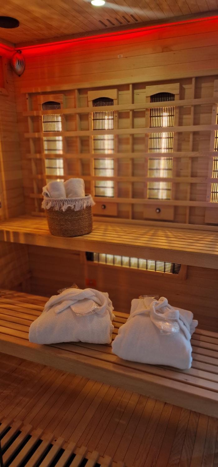 SPA LOVE Ceglana 1 A sauna,,jaccuzi dla dwojga na wyłączność Apartment in Poland
