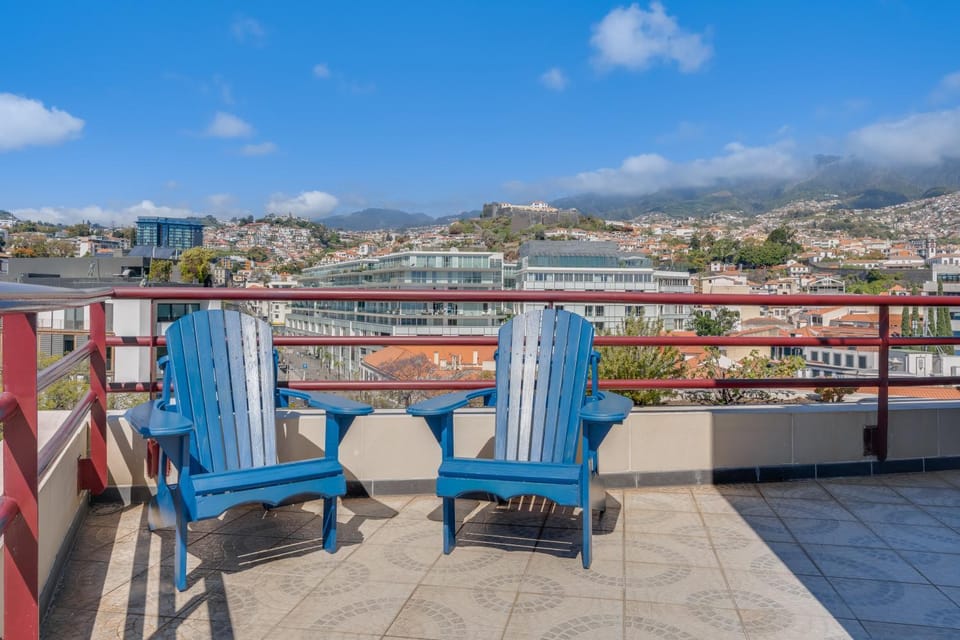 Day, Natural landscape, View (from property/room), Balcony/Terrace, City view, Mountain view