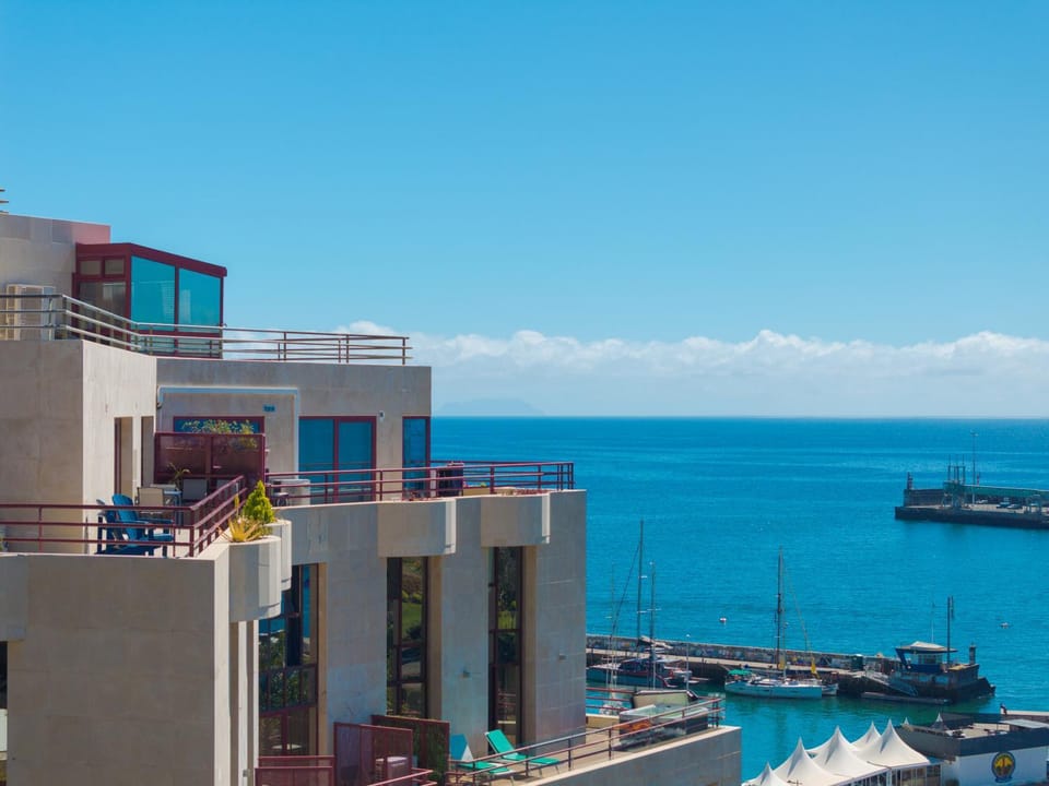 Property building, Bird's eye view, Balcony/Terrace, Sea view