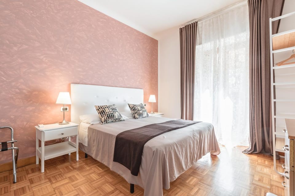 Summer, Photo of the whole room