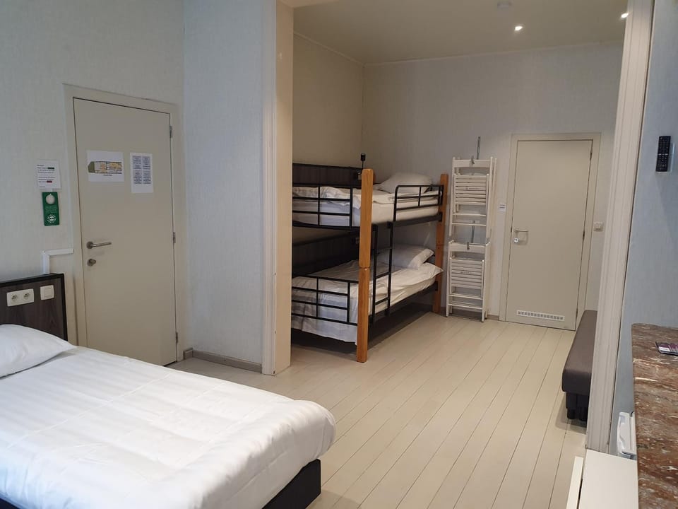 Photo of the whole room, bunk bed