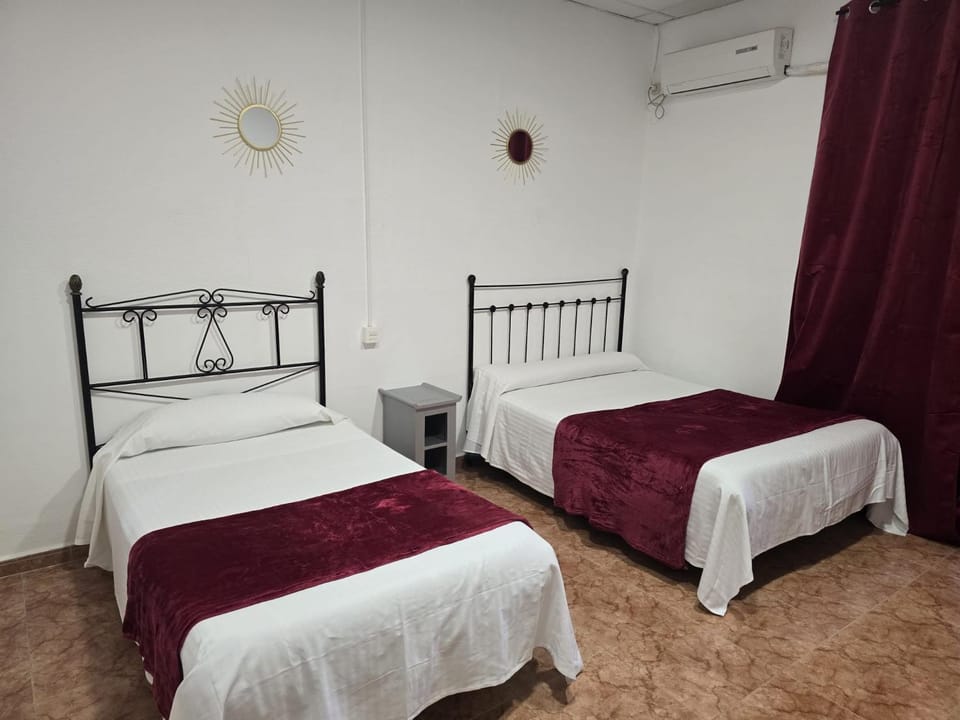 Bed, Photo of the whole room, Bedroom, air conditioner