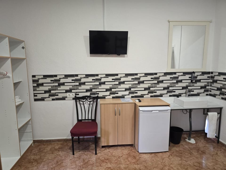 TV and multimedia, Photo of the whole room, wardrobe