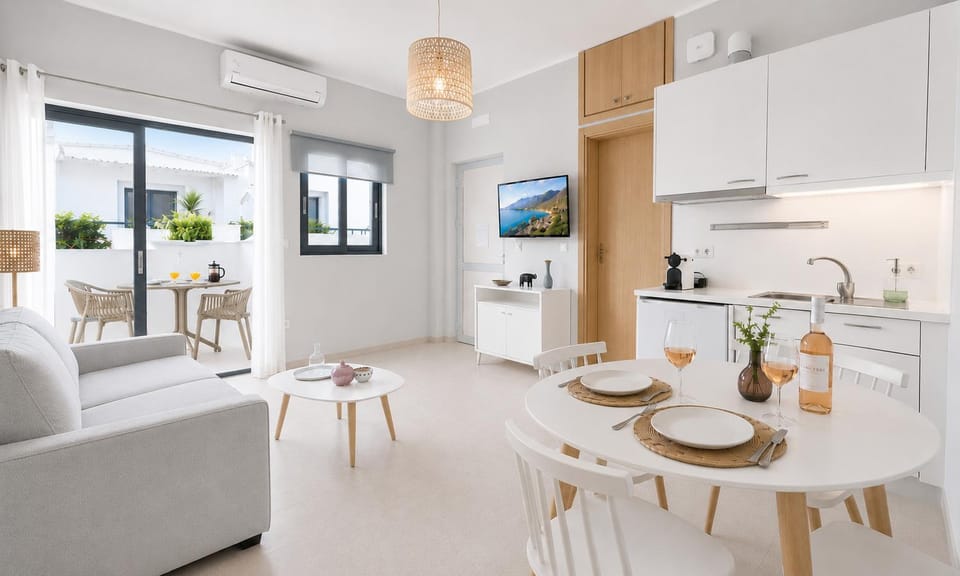 Kitchen or kitchenette, Living room, Dining area