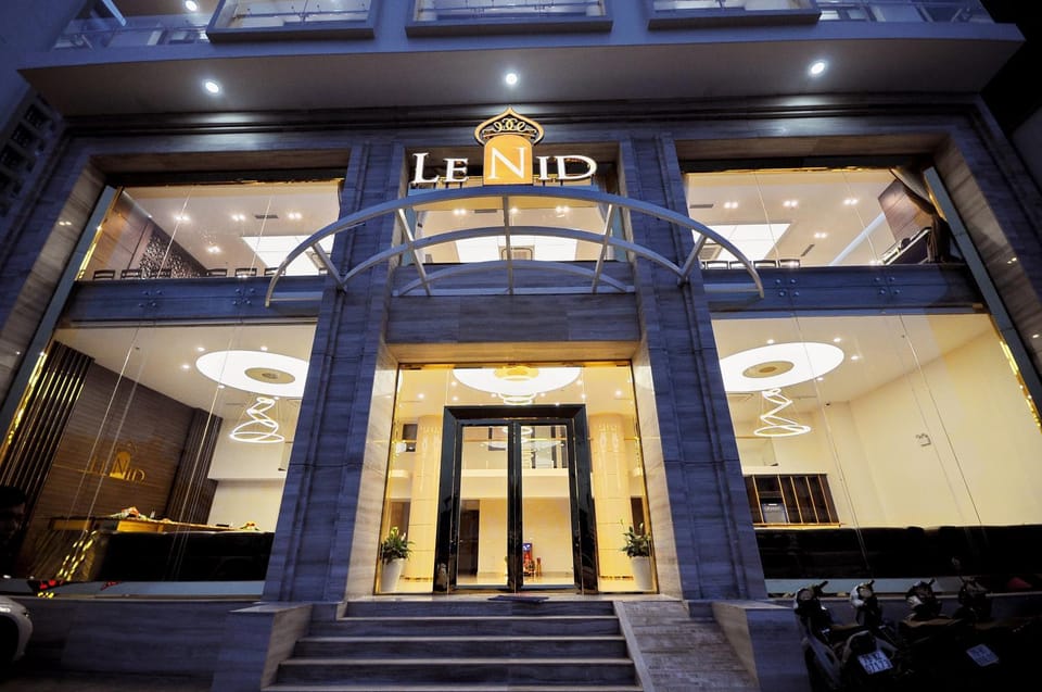 Property building, Facade/entrance, Property logo or sign
