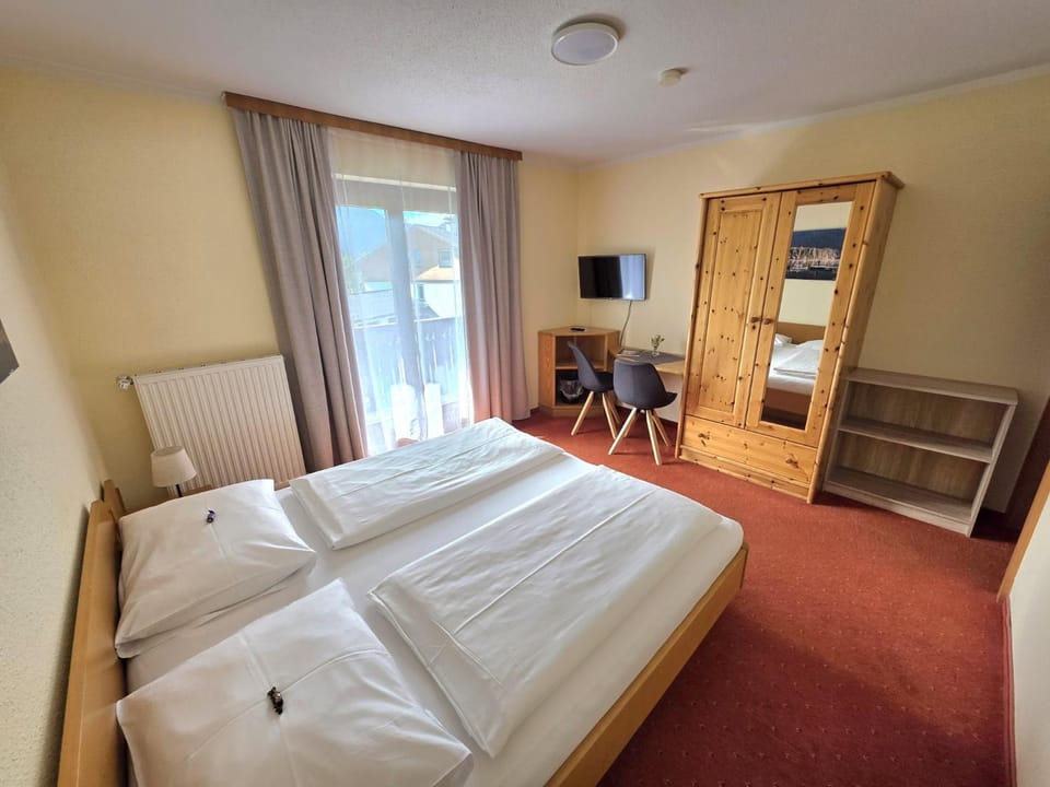 Bed, TV and multimedia