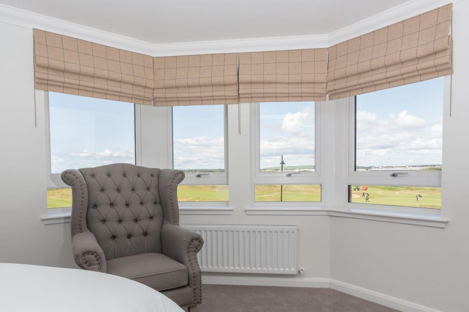 Bedroom, Landmark view