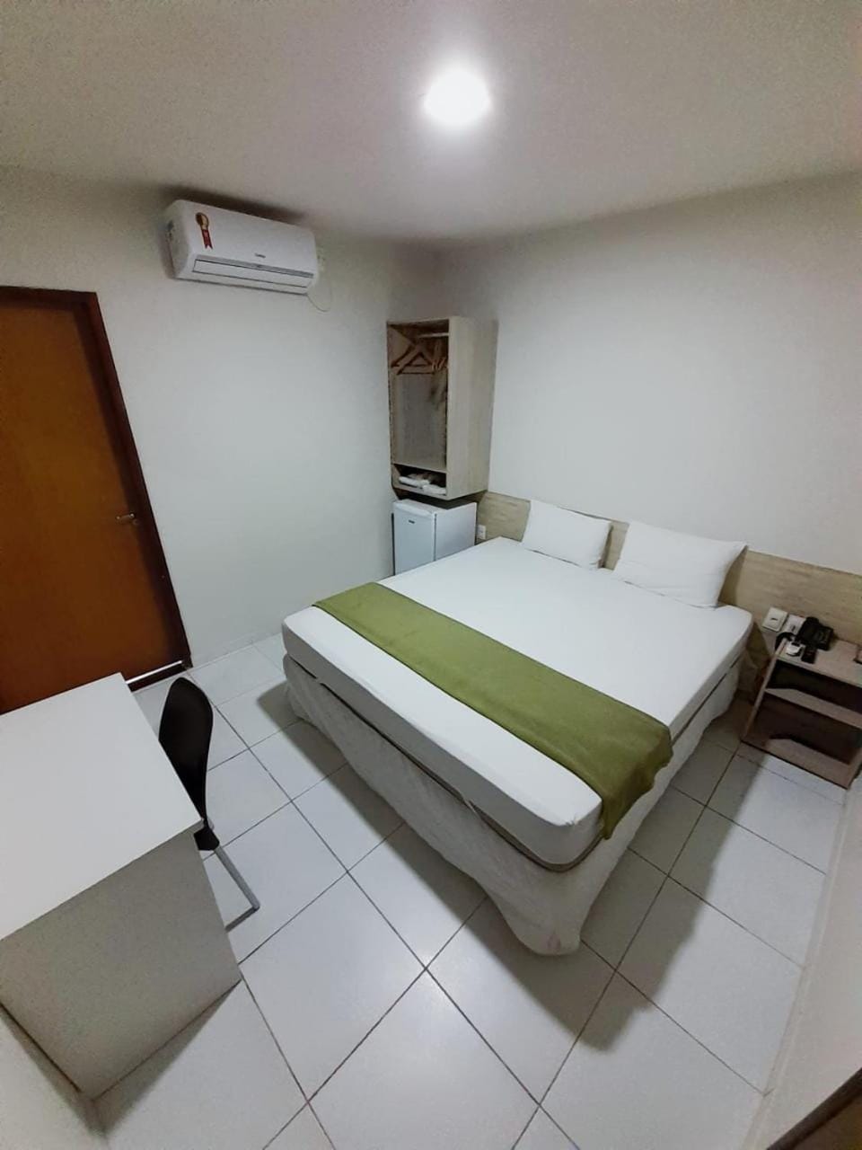 Bed, Photo of the whole room, Bedroom, air conditioner