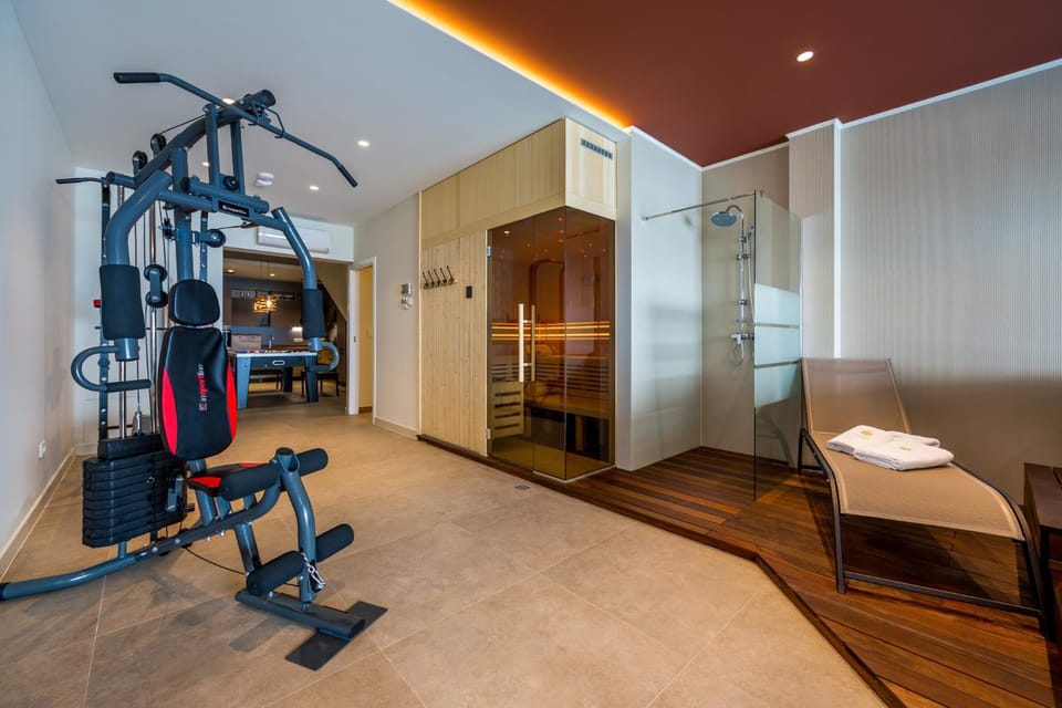 Property logo or sign, Natural landscape, Activities, Sauna, Spa and wellness centre/facilities, Spa and wellness centre/facilities, Fitness centre/facilities, Fitness centre/facilities, Area and facilities, Swimming pool, Swimming pool, Entertainment, Open Air Bath