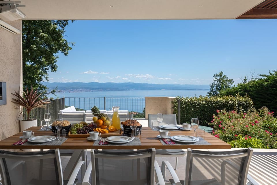 Balcony/Terrace, Garden view, Sea view