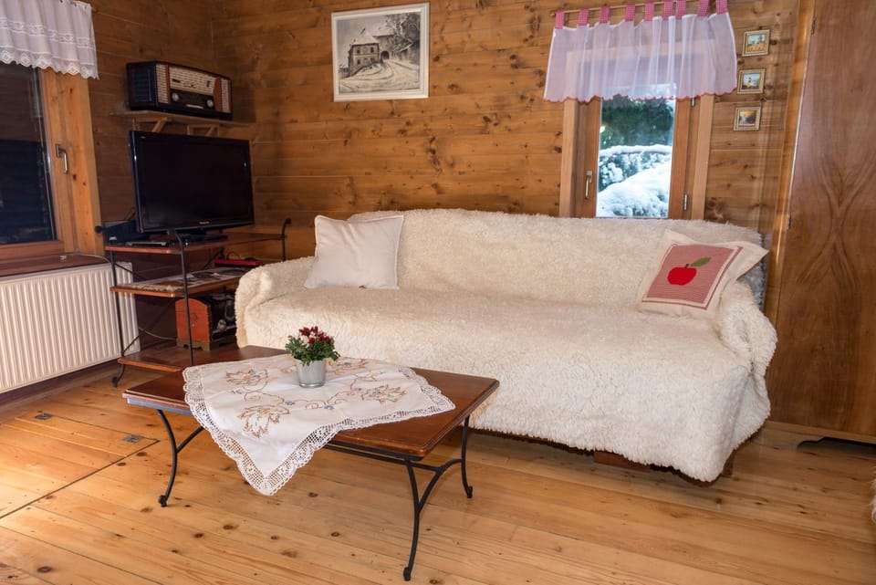 Communal lounge/ TV room, TV and multimedia, Living room