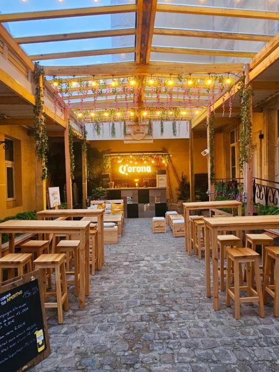 Lounge or bar