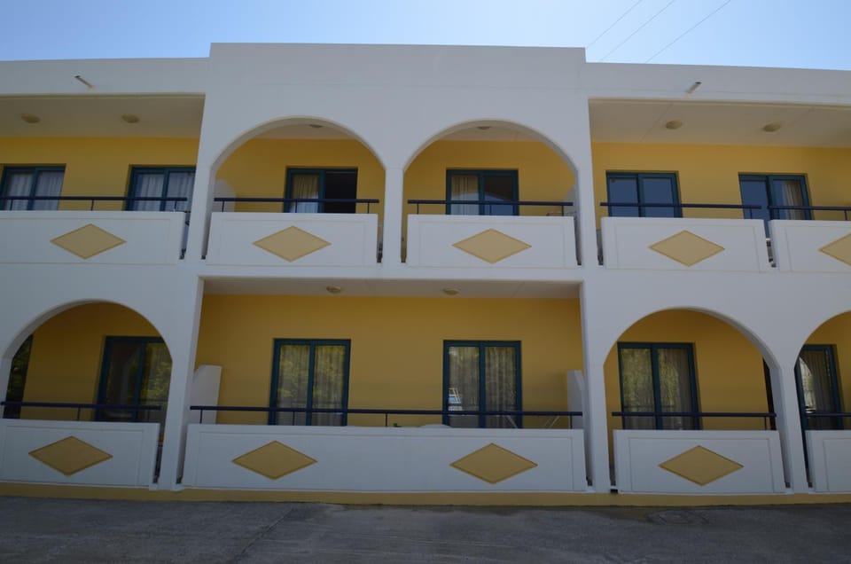 Property building, View (from property/room), Balcony/Terrace