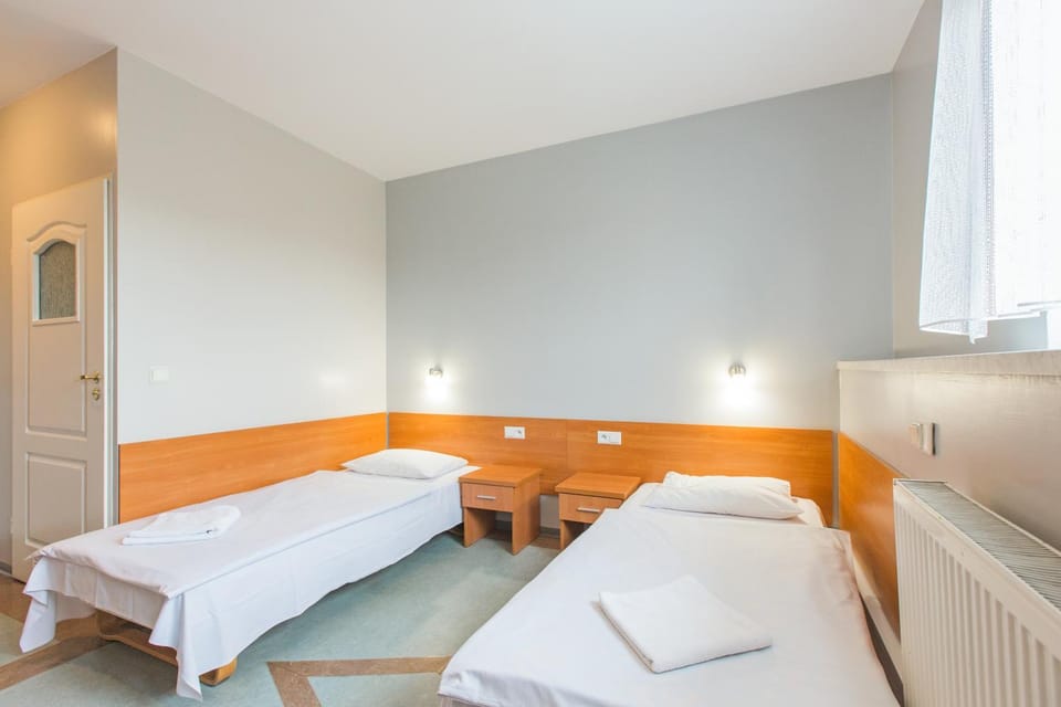 HOTEL ŁABĘDY i Hostel Łabędy Hotel in Czechia