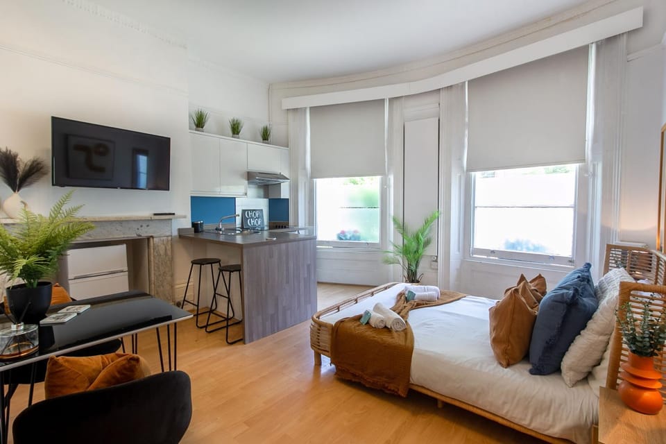 Brunswick - Brighton Regency Studio by the sea Apartment in Hove