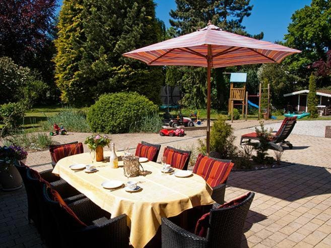 Garden, Balcony/Terrace, Seating area, Garden view