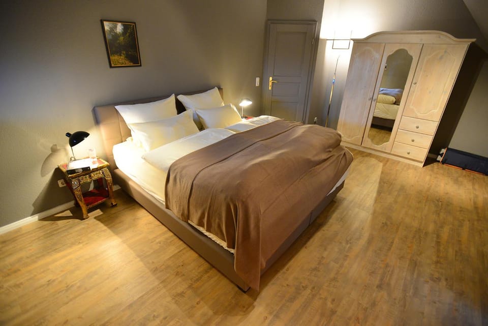 Bed, Bedroom, wardrobe