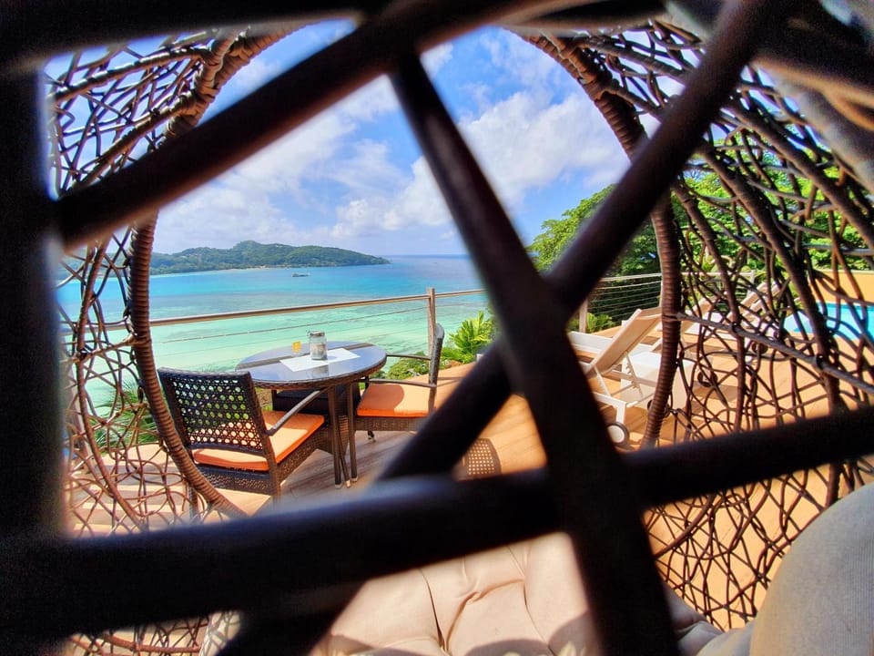 View (from property/room), Balcony/Terrace, Seating area, Sea view