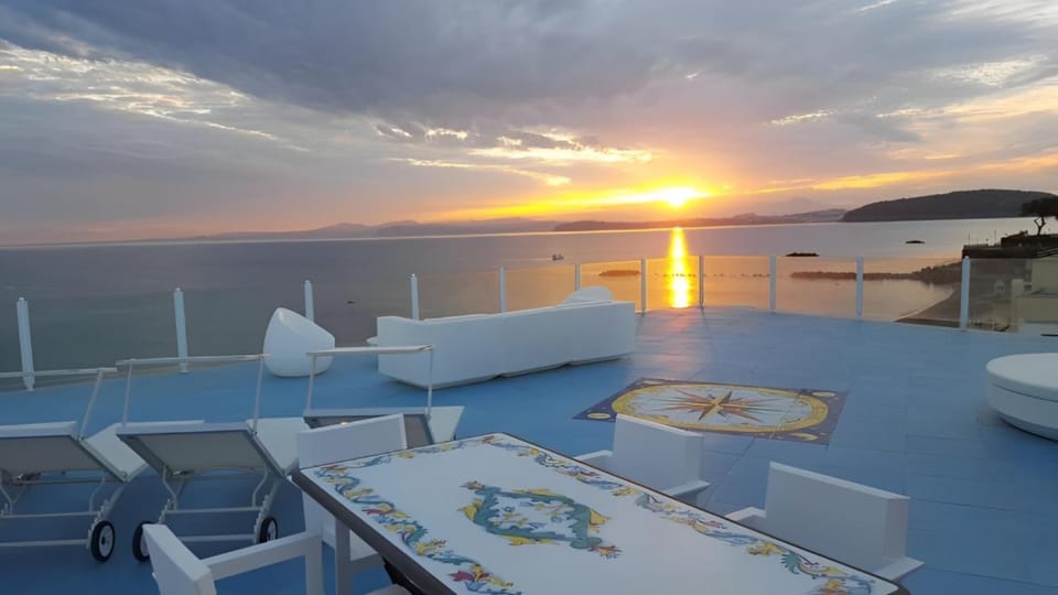 View (from property/room), Balcony/Terrace, Sea view