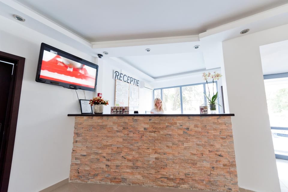 TV and multimedia, Lobby or reception