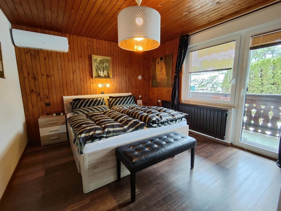 Snežak (Snowman) Apartment in Slovenia