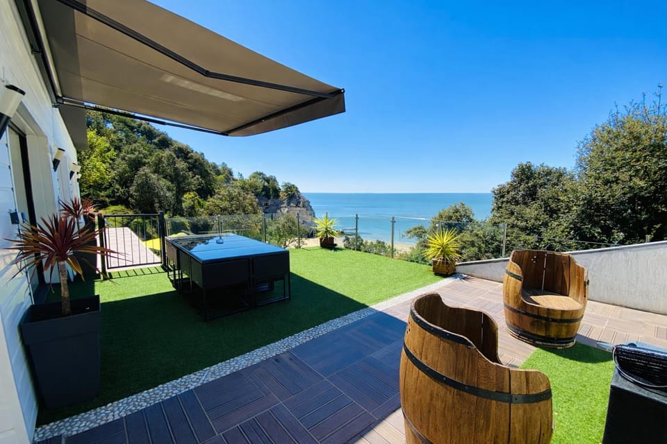Garden, Balcony/Terrace, Dining area, Sea view