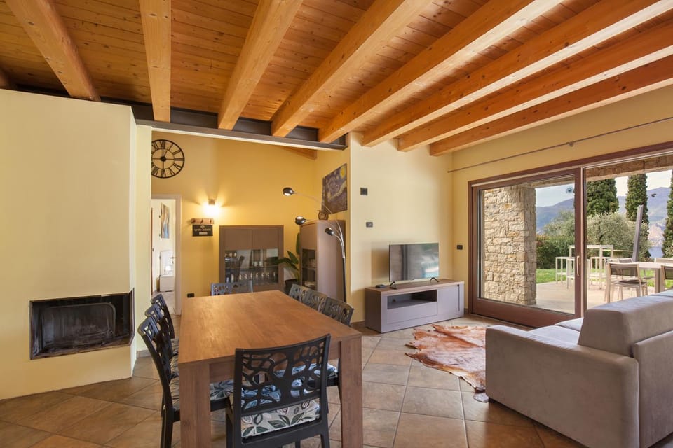 Villa Cipressi - Luxuri Lounge - Villa in Malcesine