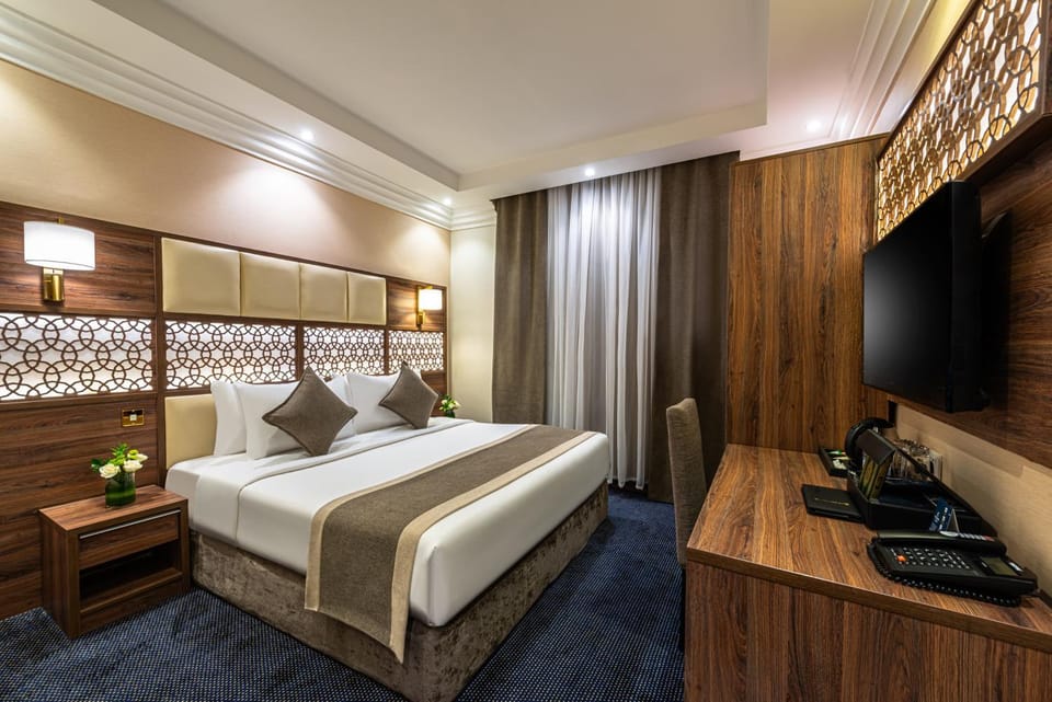 Golden Tulip Al-Zahabi Hotel in Medina