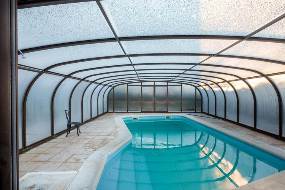 Property building, Swimming pool, Swimming pool