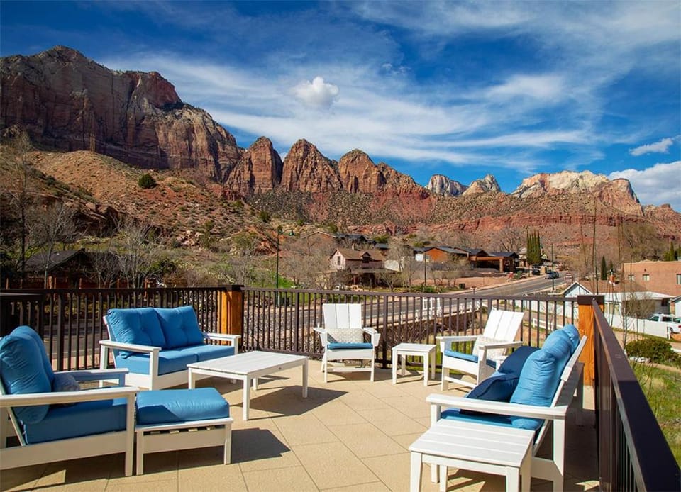 Watchman Villas House in Springdale