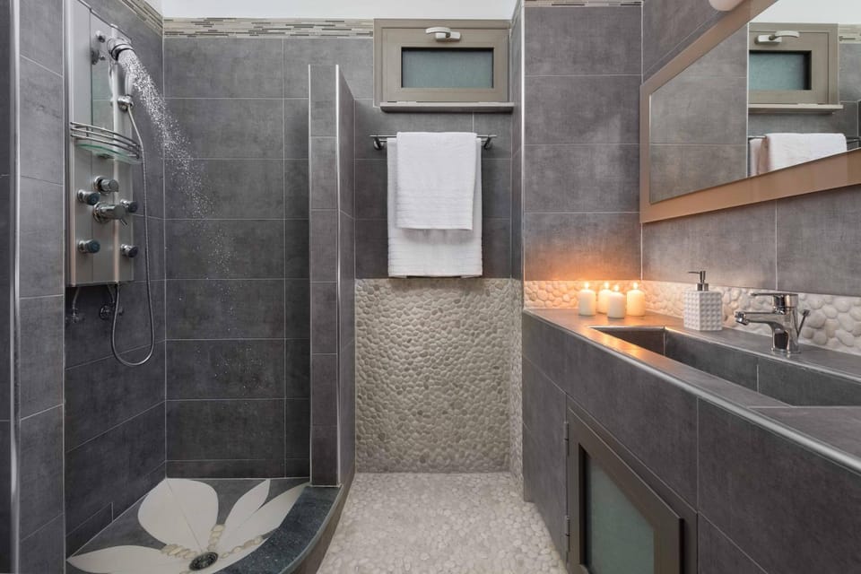 Shower, Bathroom, towels